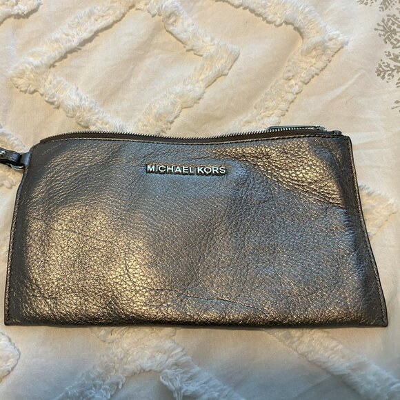 Dark Silver Grey Textured Michael Kors Leather Wristlet - Picture 1 of 4